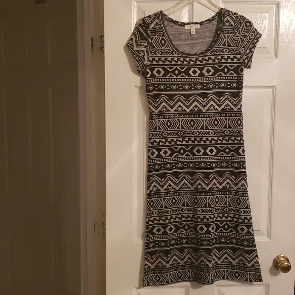 A long dress short sleeve shirt